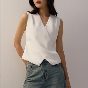 Love Bonito - Mae Tailored Cross Over Top. Size 4 White